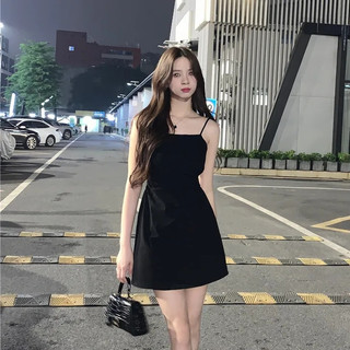 Mùa hè thuần khiết khao khát cô gái nóng bỏng Hàn Quốc treo váy đen nhỏ váy ngắn