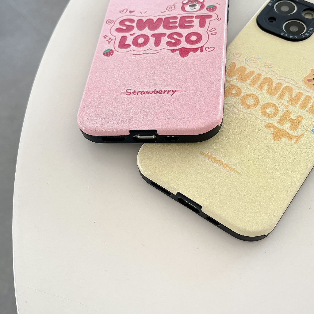 Ốp Điện Thoại Da Chống Sốc In Chữ Tiếng Anh Winne Và Lotso Cho iPhone 14 / 13 / 12 / 11