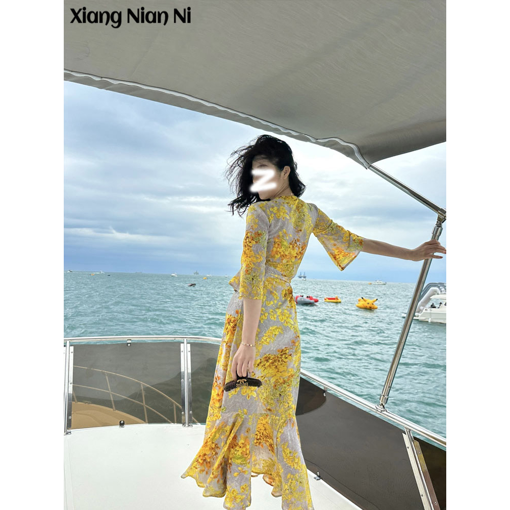 Xinang Nian Ni Đầm Quấn Một Mảnh Màu Vàng Đồng Đồng Đồng Kỳ Nghỉ jersey Đi Biển Kiểu Pháp