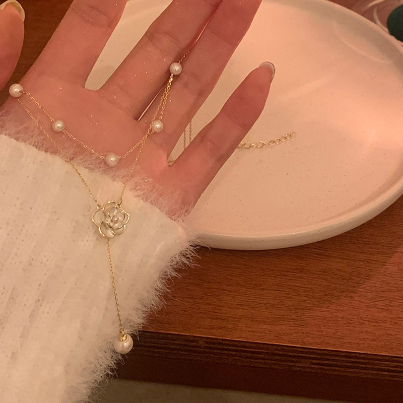 Vòng cổ Hai Lớp Đính Hoa Trà Và Ngọc Trai Màu Vàng Thời Trang Hàn Quốc Chất Lượng Cao