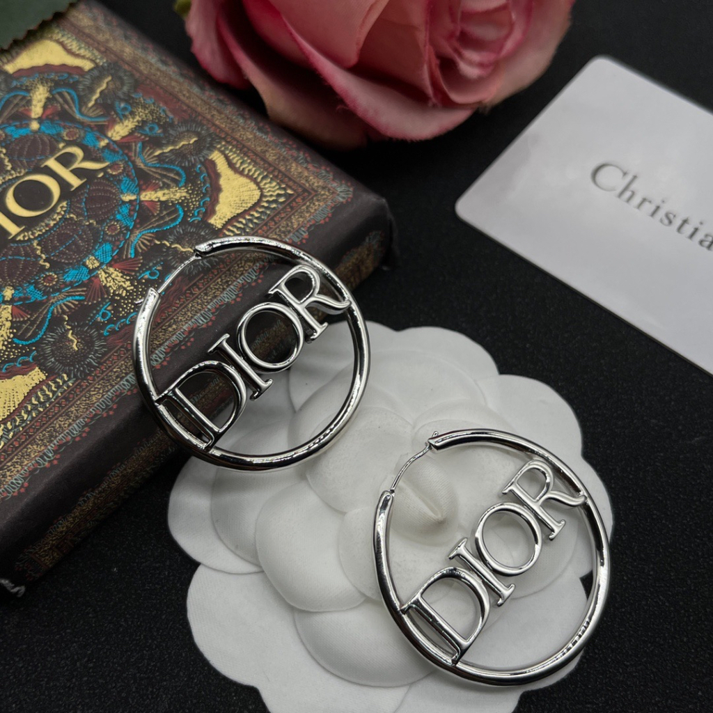 Thời Trang Khuyên Tai Hình Chữ d Phong Cách Mới