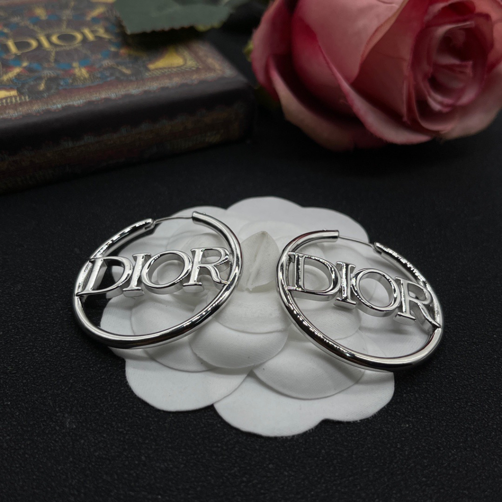 Thời Trang Khuyên Tai Hình Chữ d Phong Cách Mới