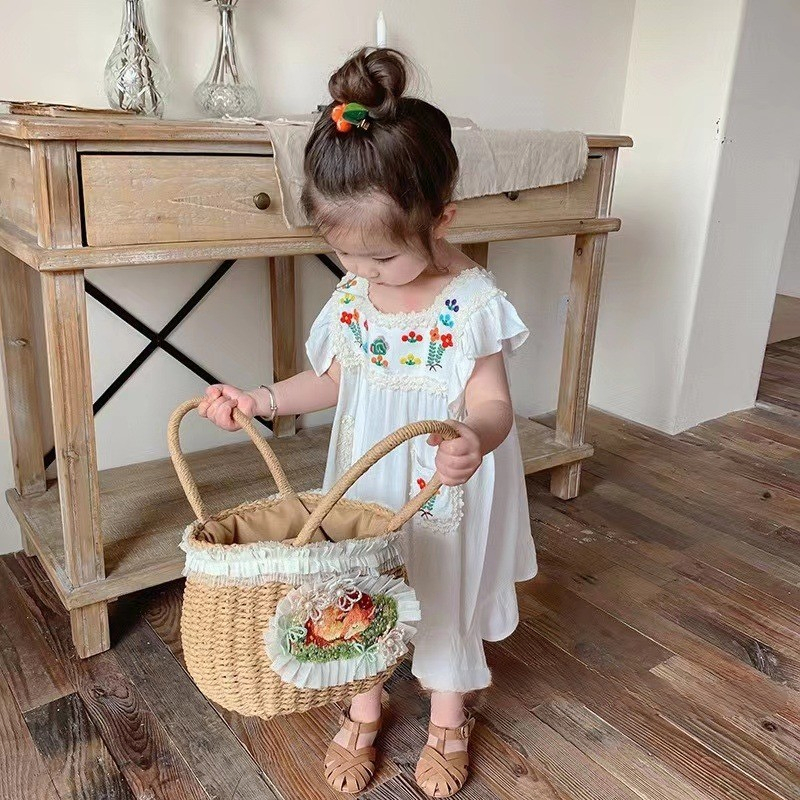 Đầm Thêu Ren Hoa Tay Bay Ngọt Ngào Thời Trang Mùa Hè 2023 Cho Bé Gái