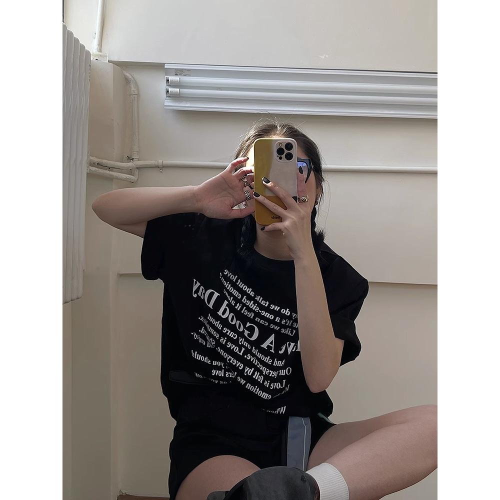 1 Áo Thun Tay Ngắn Dáng Rộng Màu Đen / Trắng In Chữ Thời Trang Mùa Hè 2023 Cho Nữ