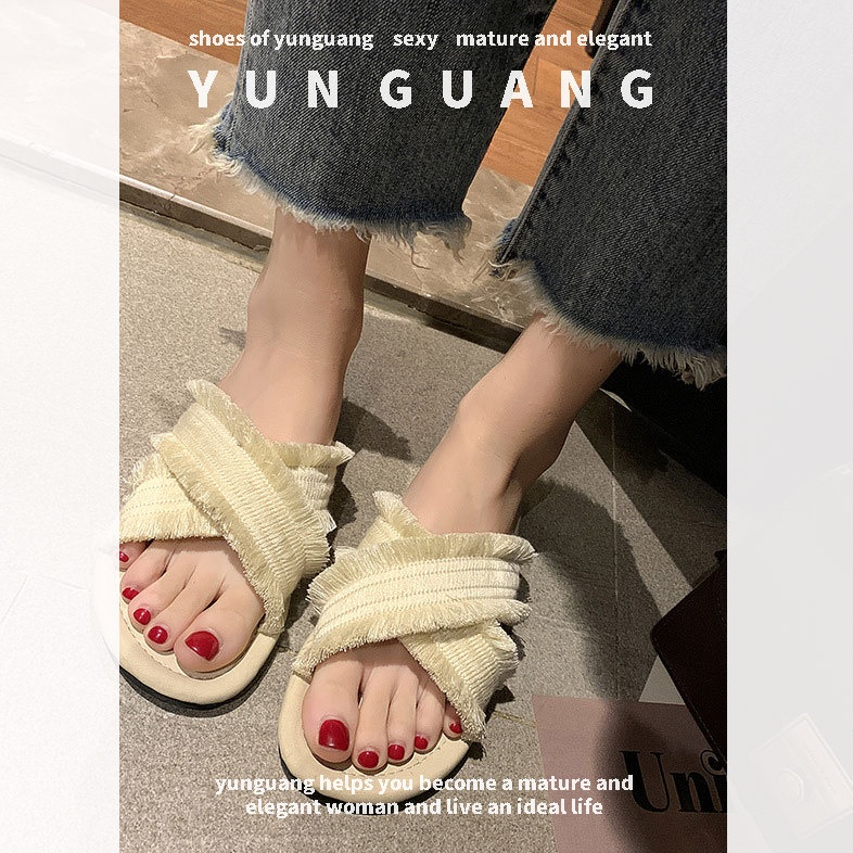 Dép sandal YUNGUANG đế dày mũi tròn thiết kế dây đan chéo thời trang cho nữ