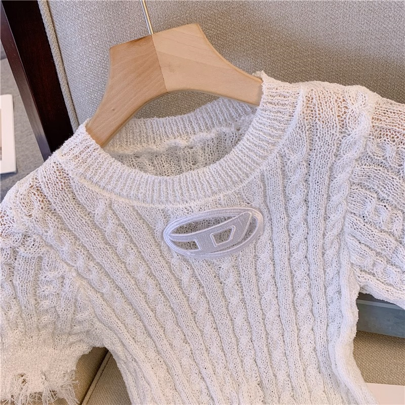 Áo Thun Dệt Kim Tay Ngắn Hở Vai Thêu Họa Tiết Phong Cách Mỹ Thời Trang Cho Nữ