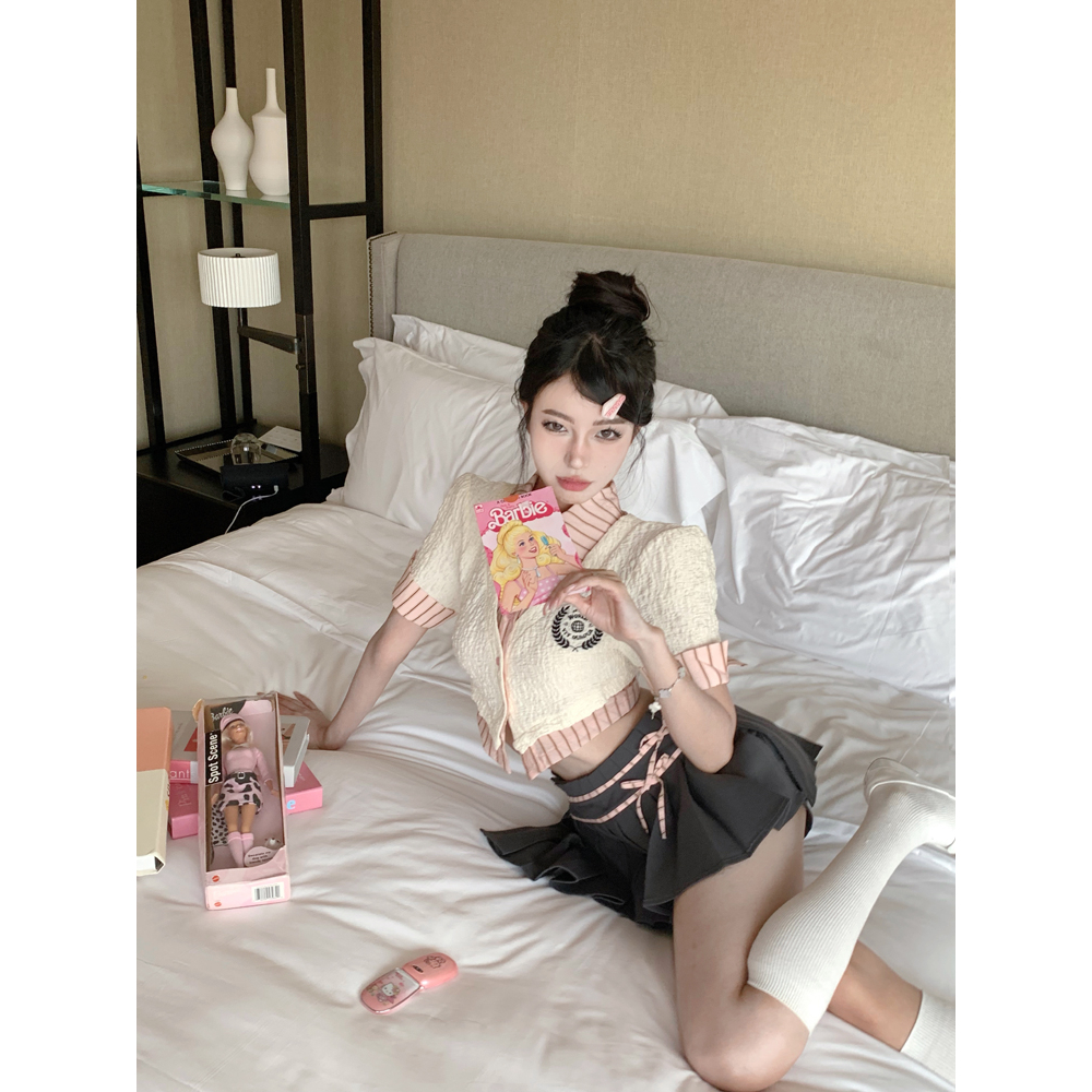 Bộ Áo Sơ Mi Ngắn Tay + Chân Váy Xếp Ly Đáng Yêu Cho Nữ