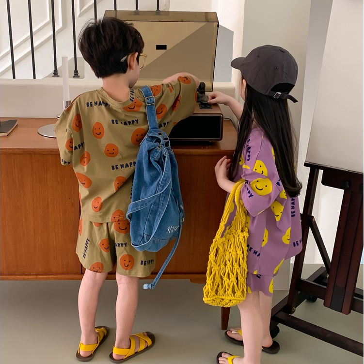 Bộ Áo Thun Tay Ngắn Dáng Rộng In Hình Mặt Cười + Quần Thời Trang Cho Bé