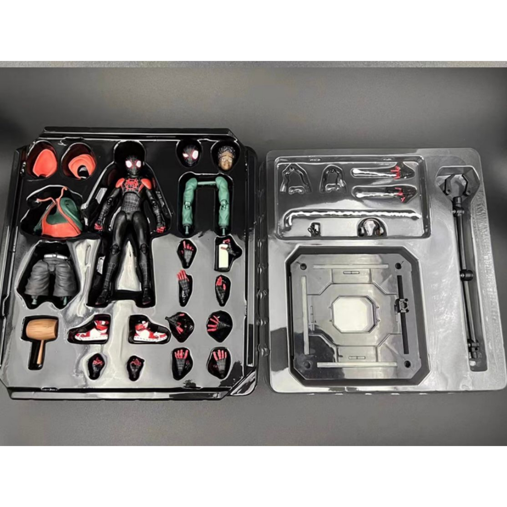 Mô Hình Nhân Vật Người Nhện Trong Phim Marvel 2