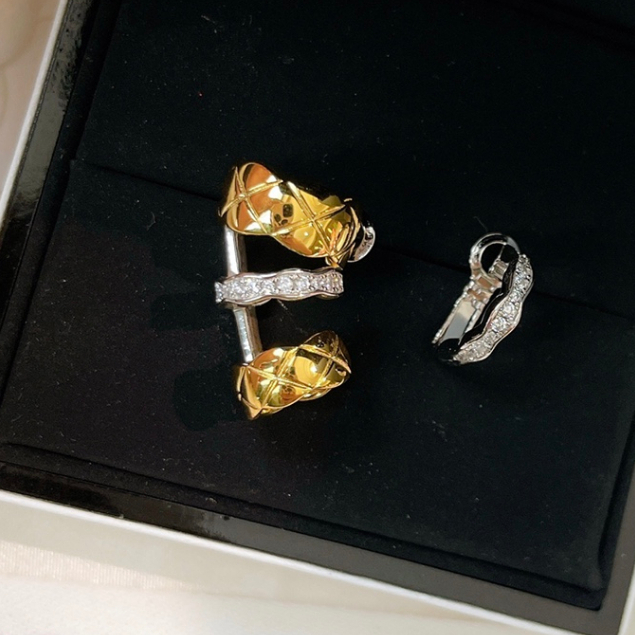 Bông Tai Mạ Vàng 18K Đính Đá Sang Trọng