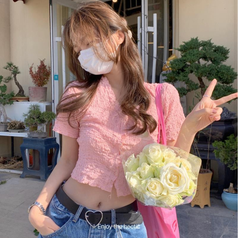 Jiashucheng Niche Áo Ngắn Tay Cổ Chữ V Xếp Ly Ôm Dáng Phong Cách Mới Cho Nữ