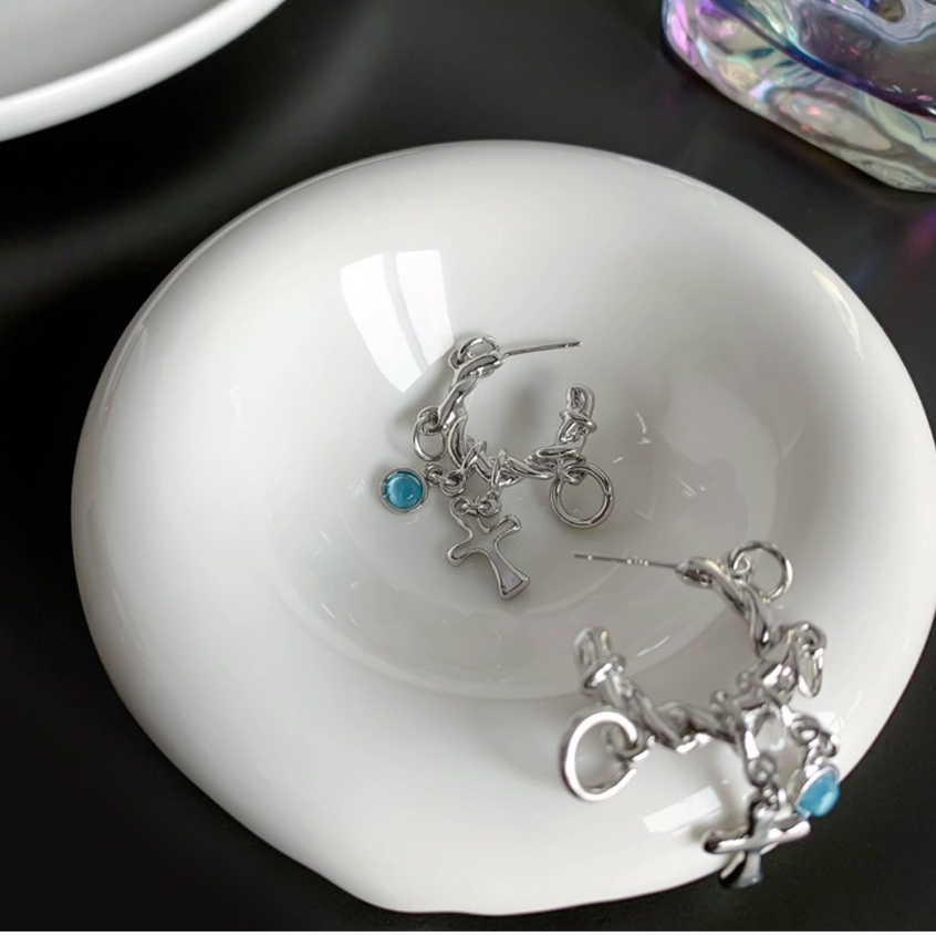 Khuyên Tai Kim Loại Hình Thánh Giá Phong Cách Hip Hop Cổ Điển