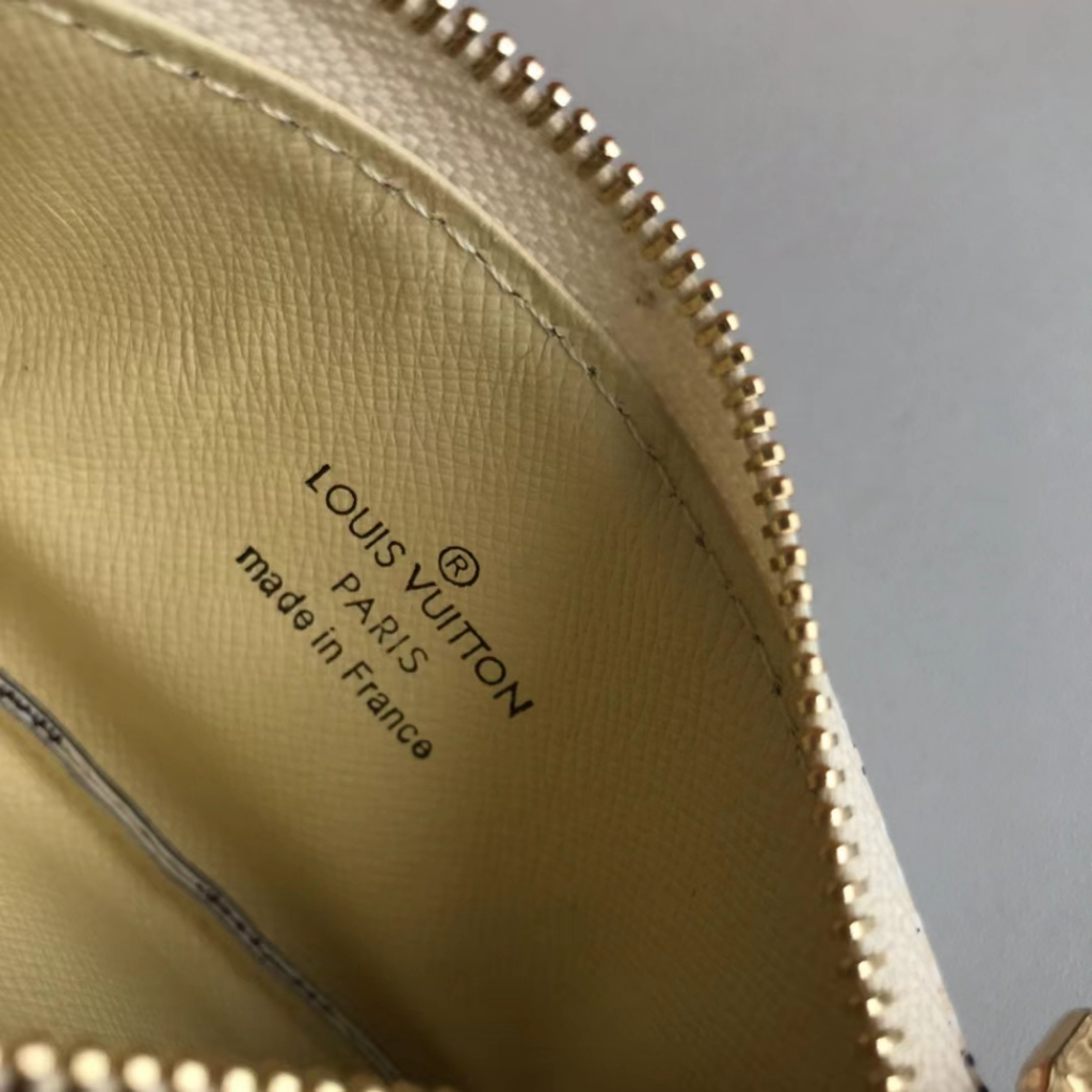 Ví Da Đựng Chìa Khóa Cỡ Nhỏ Họa Tiết LV Louis Vuitton 62650