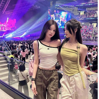 Iz * Một Jang Won Young Same Courreges Vest