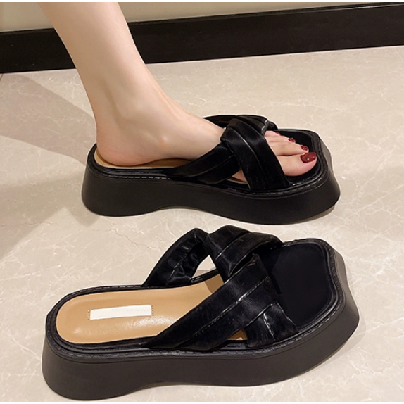 Dép lê nữ giày đi biển mũi vuông đế dày đi bên ngoài mùa hè 2023