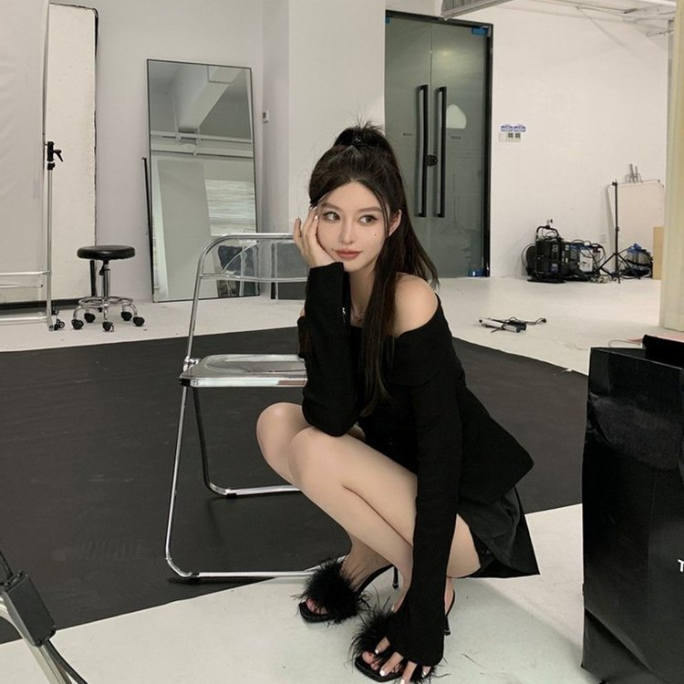 Dép Cao Gót Mũi Vuông Phối Lông Đà Điểu Màu Đen Phong Cách Thần Tiên Cao Cấp Mùa Hè Hàng Mới Dành Cho Bạn Nữ