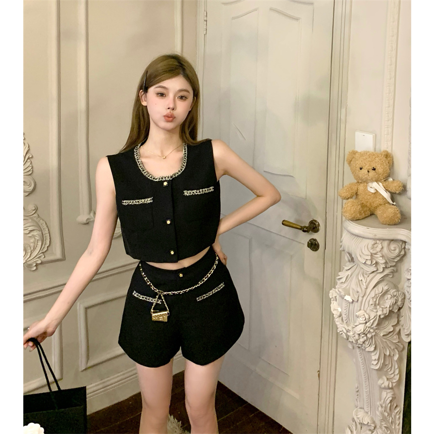 Set Áo Sát Nách Màu Đen + Quần Short Lưng Cao Thời Trang