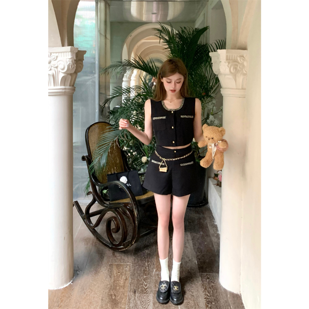Set Áo Sát Nách Màu Đen + Quần Short Lưng Cao Thời Trang