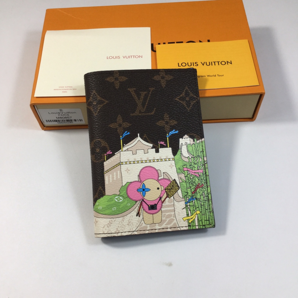 Ví Đựng Hộ Chiếu Chất Liệu Da Bò Hiệu Louis Vuitton Chính Hãng 100% M80866