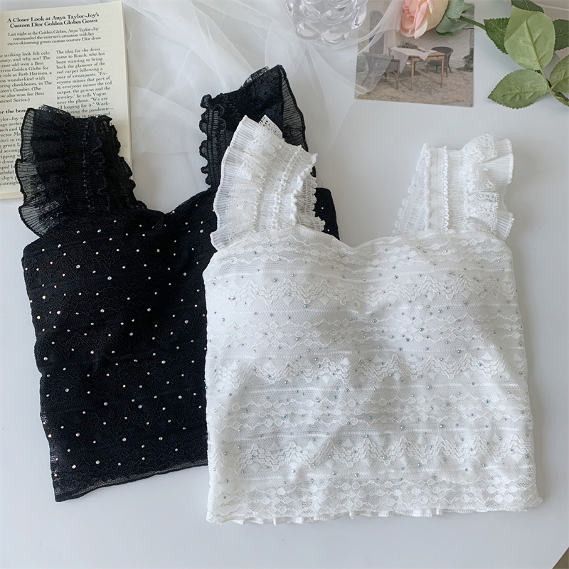 Áo Croptop Hai Dây Cổ Vuông Có Đệm Ngực Phối Ren Dáng Ôm Gợi Cảm Cho Bạn Gái