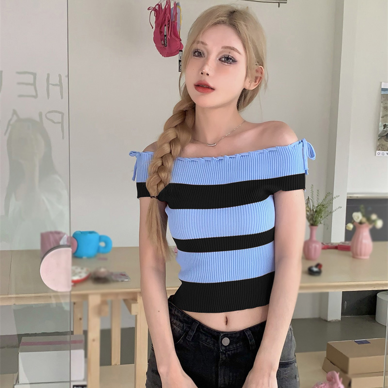 Áo Croptop Dệt Kim Tay Ngắn Hở Vai Họa Tiết Kẻ Sọc Thời Trang Hàn Quốc Cho Nữ