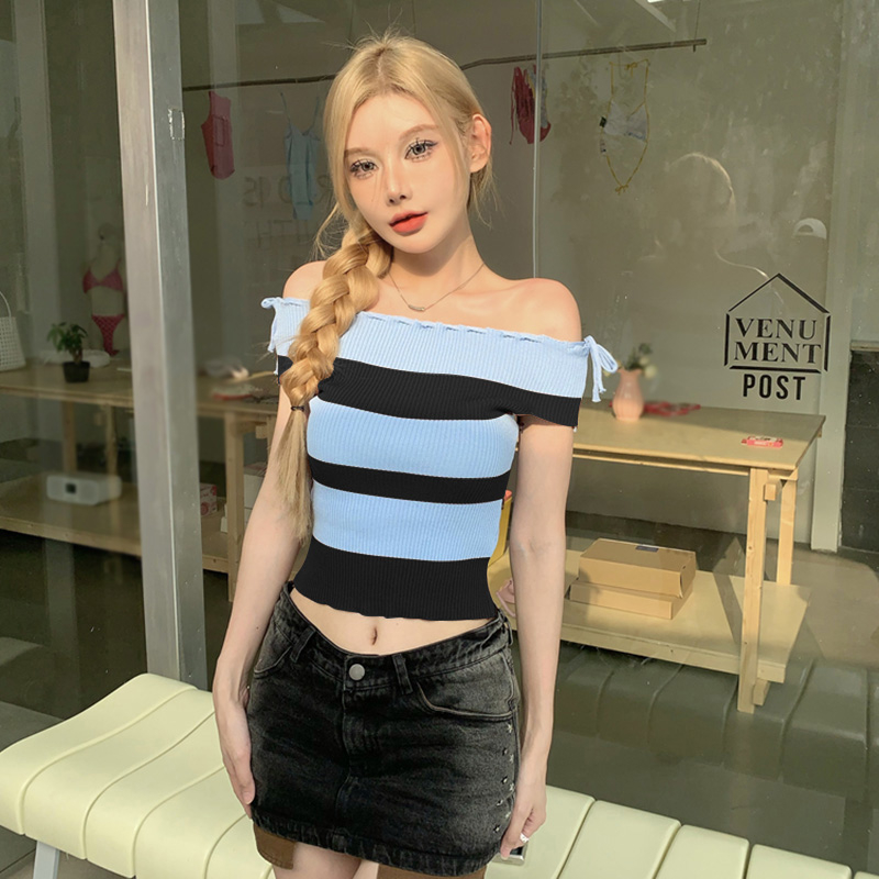 Áo Croptop Dệt Kim Tay Ngắn Hở Vai Họa Tiết Kẻ Sọc Thời Trang Hàn Quốc Cho Nữ