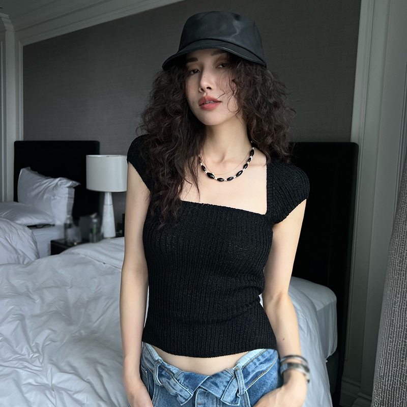 Áo Croptop Dệt Kim Tay Ngắn Màu Trơn Thiết Kế Dây Đan Chéo Sau Lưng Quyến Rũ