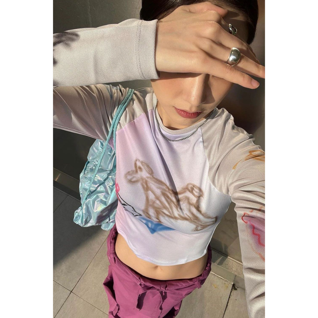 Áo Thun Crop Top Tay Dài Cổ Tròn In Họa Tiết Graffiti Phong Cách Mỹ Thời Trang Mùa Hè