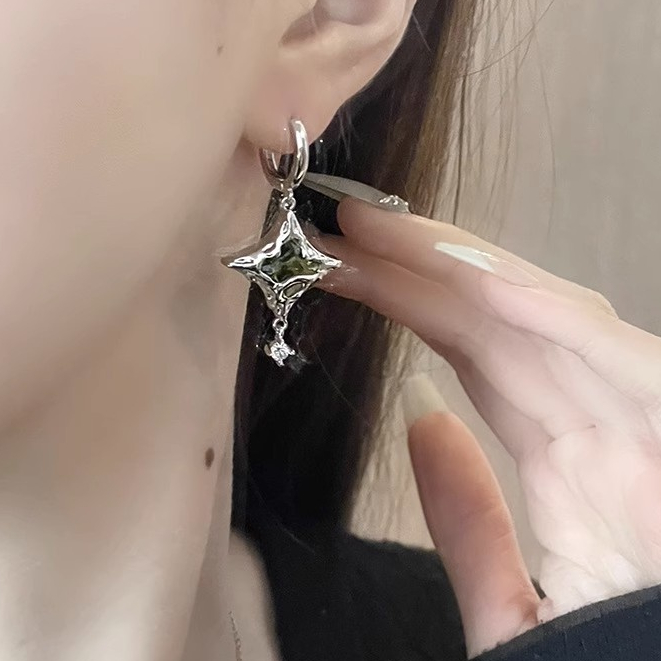 Khuyên Tai Ngôi Sao Bốn Cánh Đính Đá Zircon Xanh Lá Sang Trọng Cá Tính Dành Cho Nữ