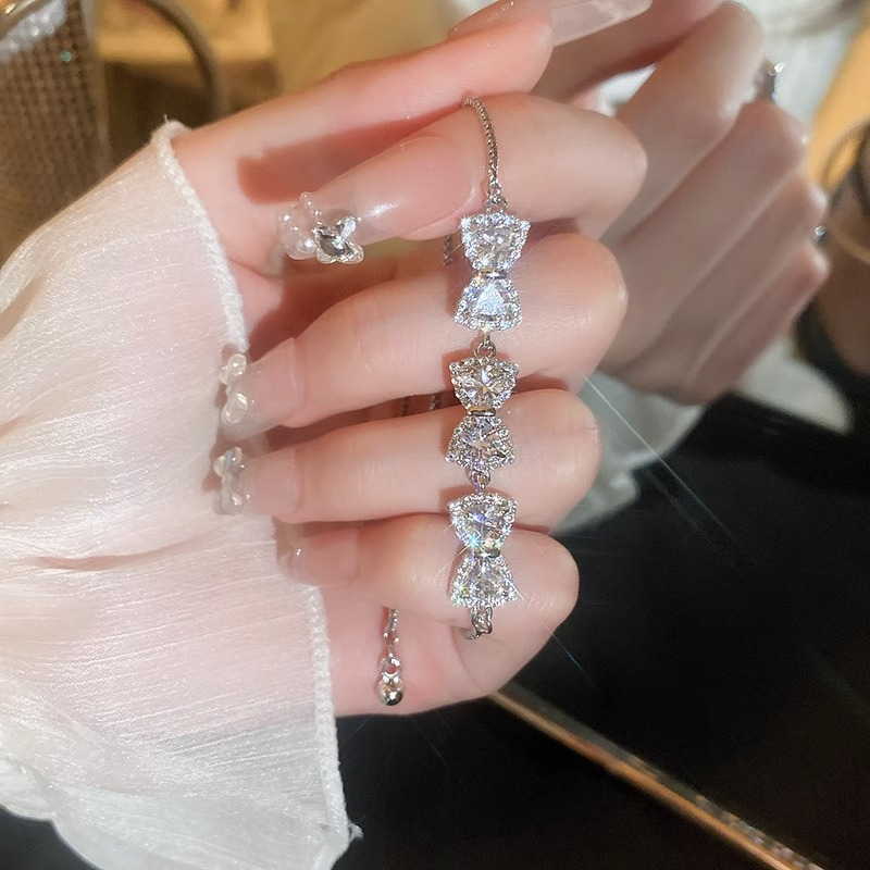 Vòng Tay Đính Nơ Zircon Màu Bạc Thời Trang Hàn Quốc Chất Lượng Cao Làm Quà Tặng Sinh Nhật Cho Học Sinh Nữ