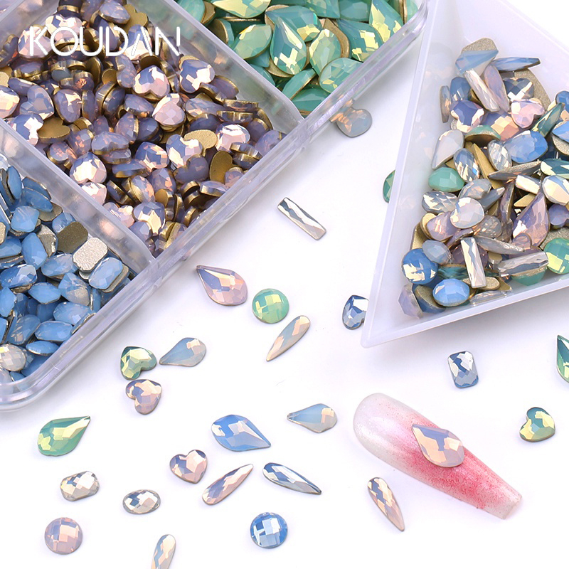 Set 20 Miếng Dán Trang Trí Móng Tay Nghệ Thuật Đính Đá Pha Lê Hồng / Xanh Dương / Trắng