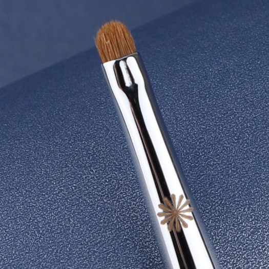 Cọ Trang Điểm Mắt Sợi Tơ Picasso 407