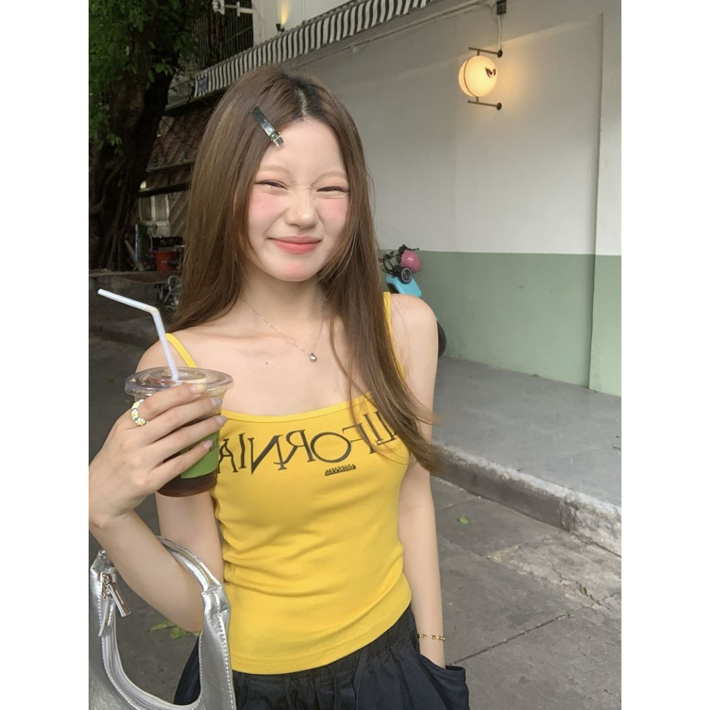 QADCOL Áo Hai Dây Dáng Ôm Ngắn In Chữ Cái Màu Vàng Phong Cách Mỹ Thời Trang Mùa Hè Cho Nữ