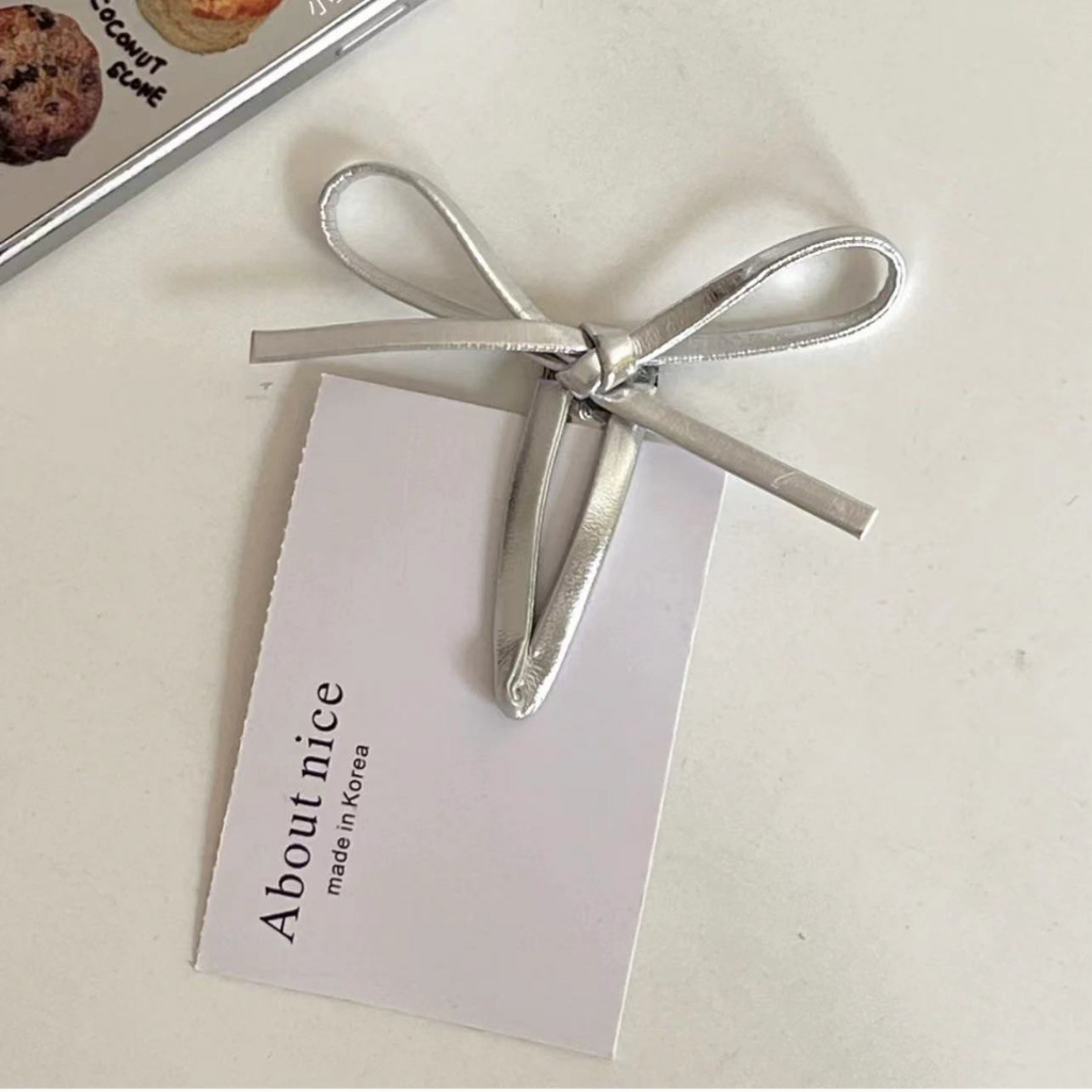 Kẹp Tóc Nơ Tam Giác Bằng Da Màu Bạc Phong Cách Hàn Quốc Ngọt Ngào
