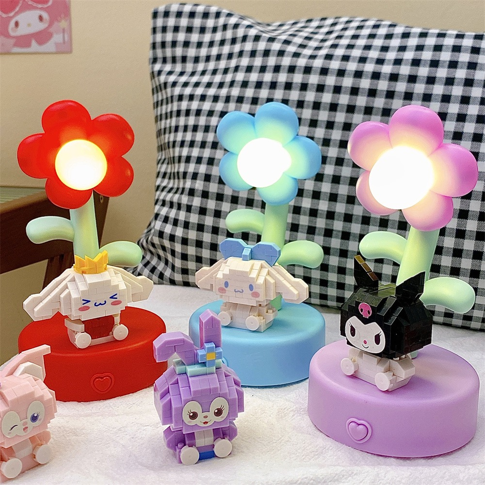 Đèn bàn ngủ hình hoa xinh xắn trang trí văn phòng / ký túc xá