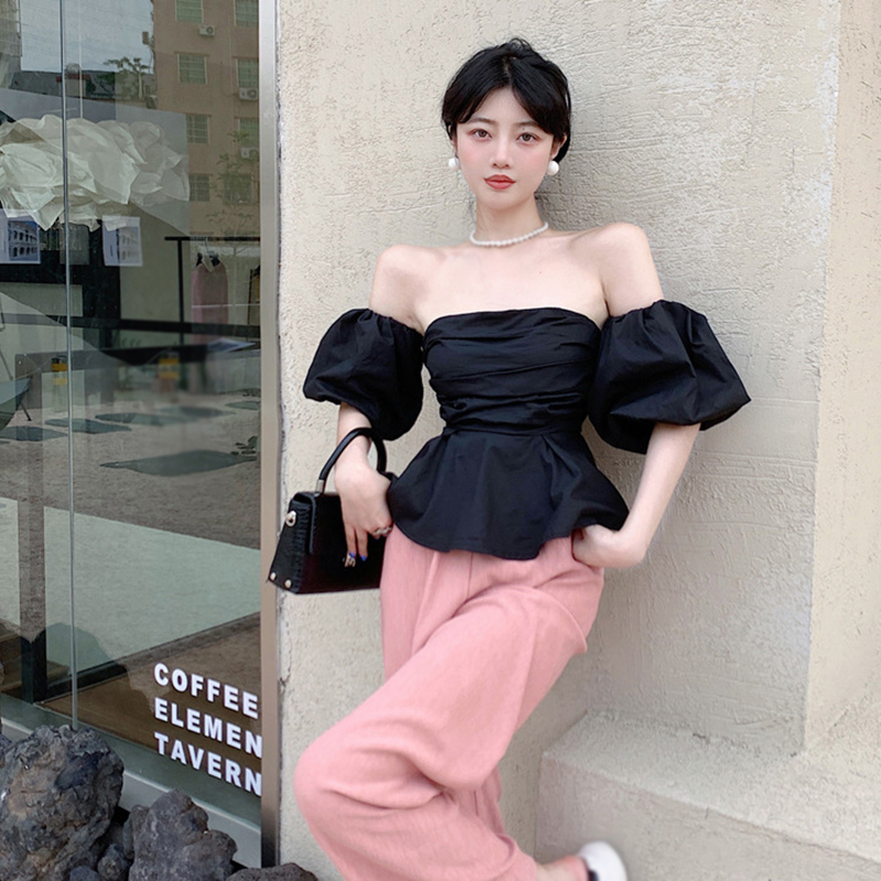 Áo Croptop Trễ Vai Tay Ngắn Hoạ Tiết In Thiết Kế Quyến Rũ