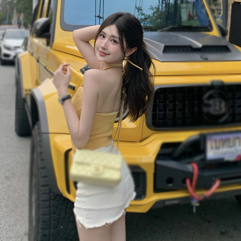 Áo Tank Top Sát Nách Dây Đeo Cổ Thiết Kế Độc Đáo Thời Trang Quyến Rũ Cho Nữ