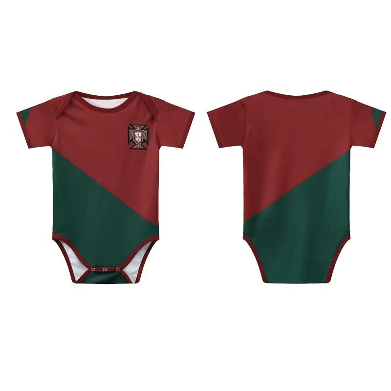 Áo Liền Quần Cho Bé Tập Bò Bóng Đá 23 / 24