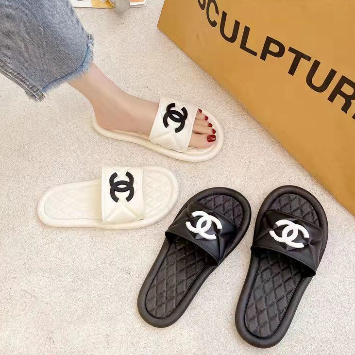 Dép Nữ Không Thấm Mồ Hôi, Thoáng Khí In Chữ "C"