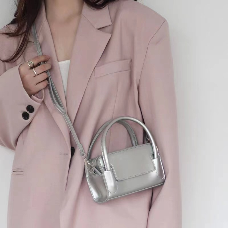 Túi Đeo Chéo Hình Vuông Nhỏ Màu Bạc Đơn Giản Thời Trang Cho Nữ