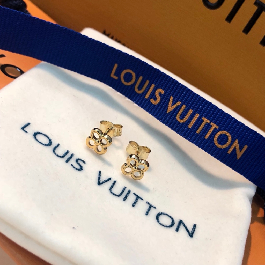 Bông Tai Hình Hoa Và Chữ Phong Cách Cổ Điển Thời Trang 2023