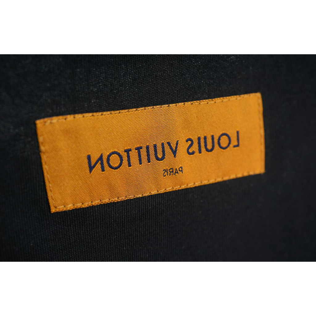 Áo Thun cotton Tay Ngắn In Hoạ Tiết Louis v Đơn Giản Trẻ Trung