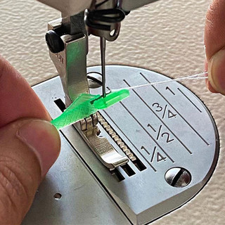 Cuộn Chỉ Thêu Đơn Giản Chất Lượng Cao