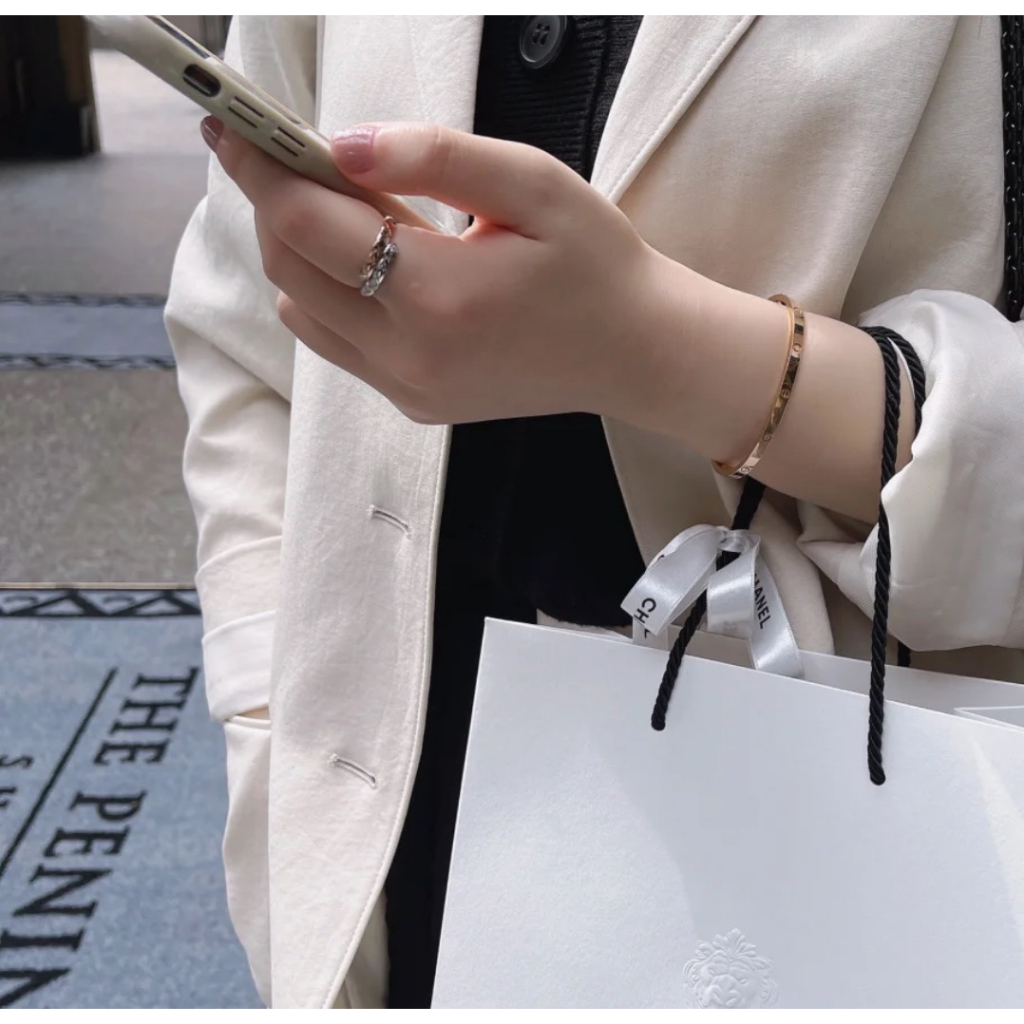 23c Nhẫn Hai Màu Kim Cương Cổ Điển Có LOGO