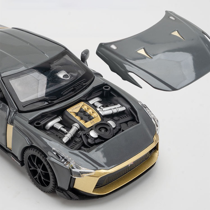 Mô Hình Xe Hơi Nissan GTR 50Alloy Tỉ Lệ 1: 32 Bằng Kim Loại Có Đèn Và Nhạc Cho Bé Trai