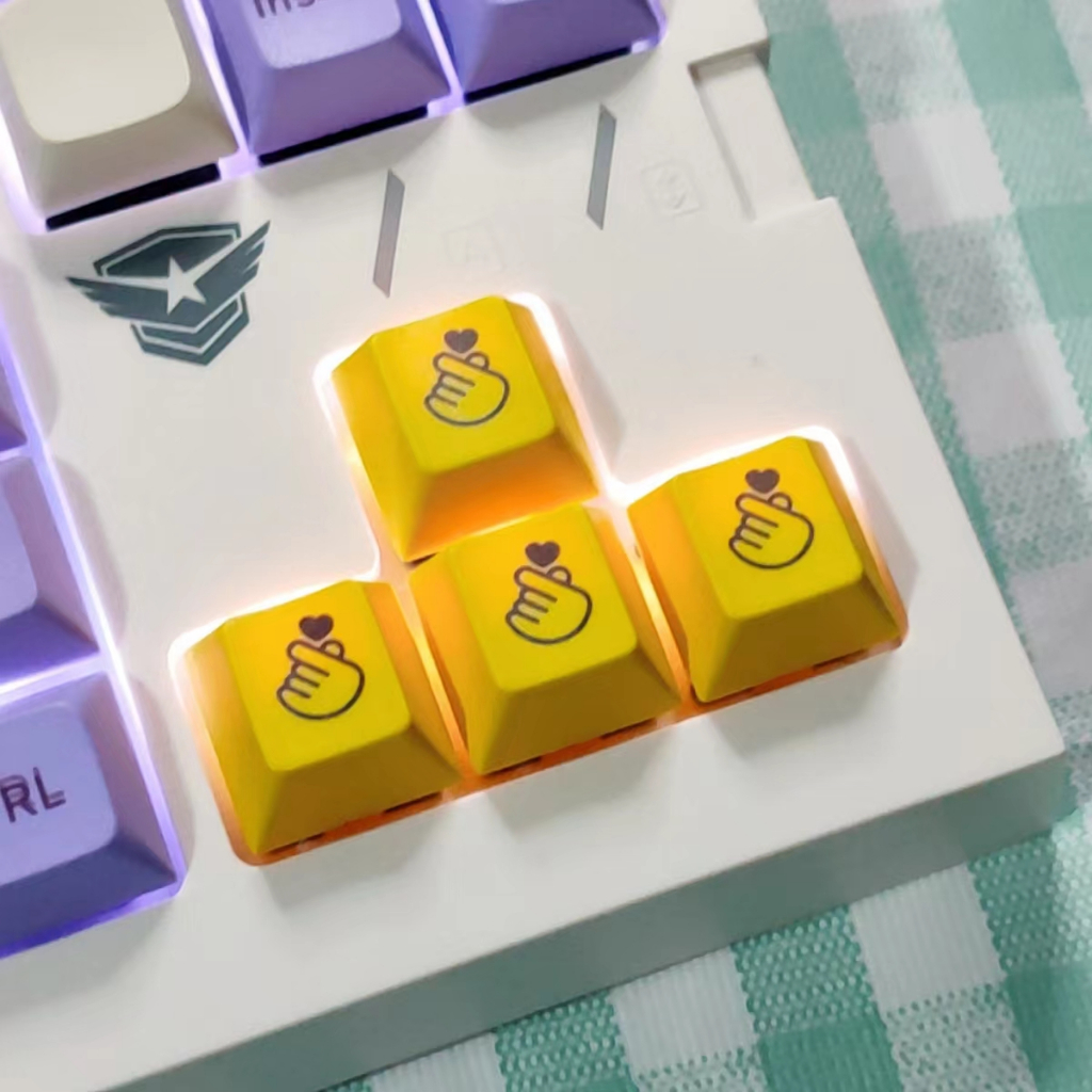 Bộ 4 Nút Bàn Phím PBT r1 Hình Trái Tim Mũi Tên Dễ Thương