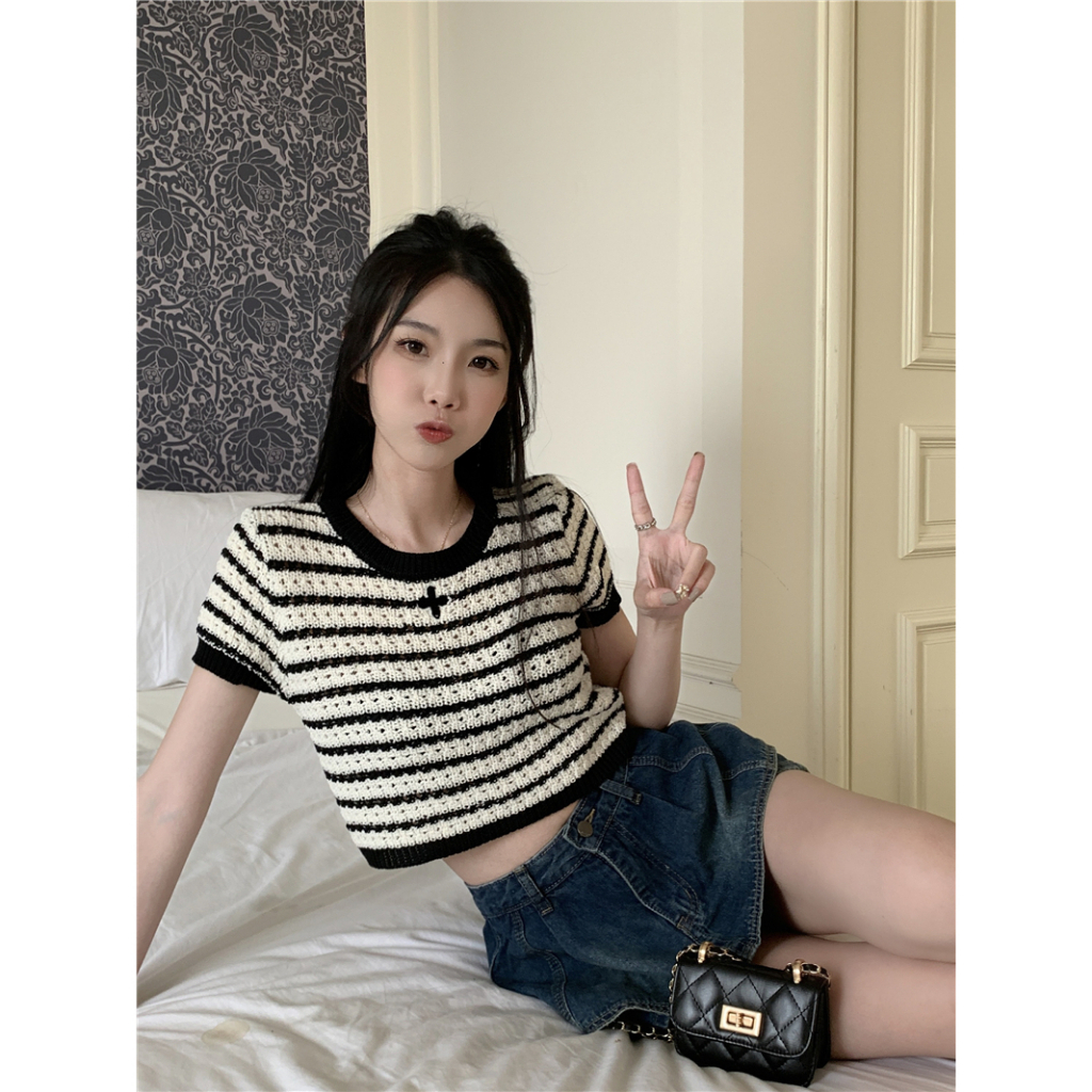 MINIMALIST LABO Áo Croptop Dệt Kim Tay Ngắn Cổ Tròn Kẻ Sọc Đen Trắng Kiểu Hàn Quốc Thời Trang Mùa Hè Cho Bạn Gái