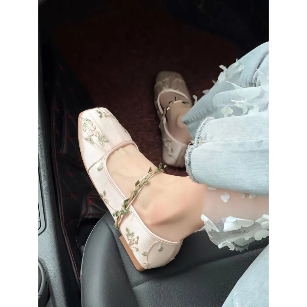 Giày Búp Bê Gót Thấp Mũi Vuông Thêu Họa Tiết Phong Cách Mới Mùa Hè