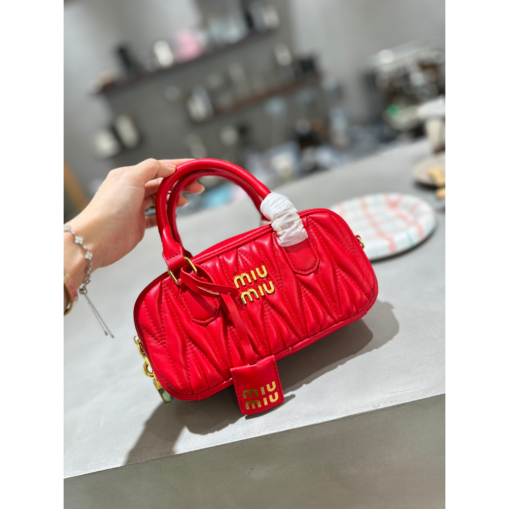 MIUMIU New Boston Túi Xách Bowling Thiết Kế Tinh Tế Và Đẹp Mắt