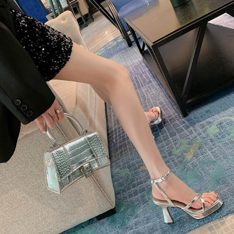 Xăng đan Cao Gót Hở Một Ngón Đế Dày Màu Vàng Kim Phong Cách Pháp Quyến Rũ Dành Cho Nữ